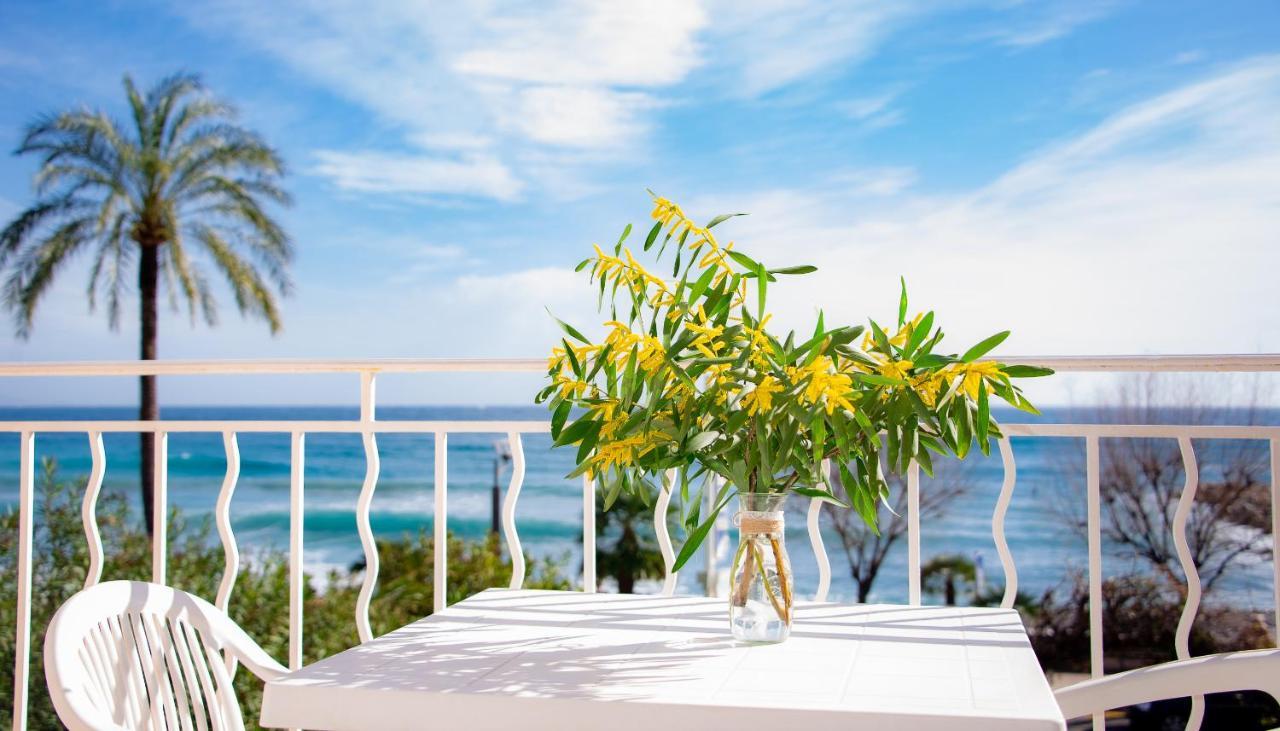 Hotel Et Appartements Reine D'Azur Roquebrune-Cap-Martin Dış mekan fotoğraf