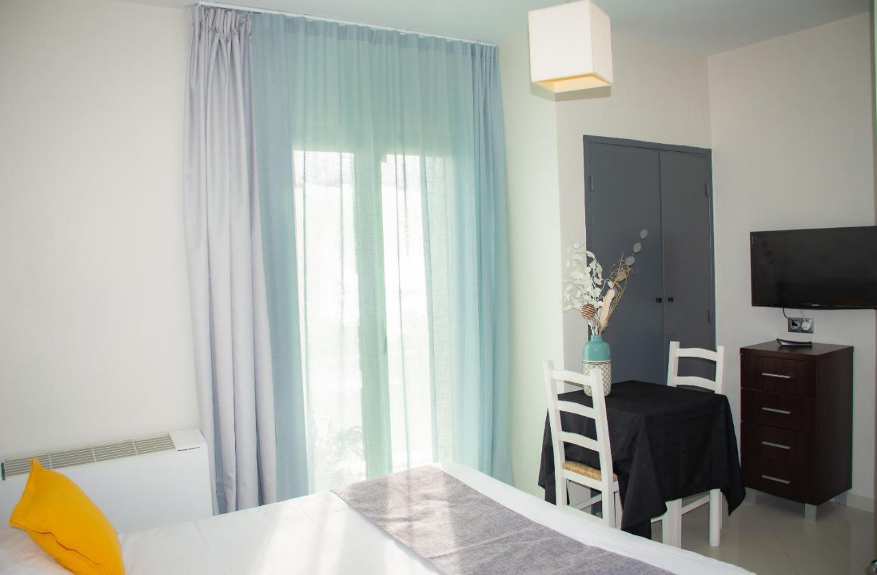 Hotel Et Appartements Reine D'Azur Roquebrune-Cap-Martin Dış mekan fotoğraf