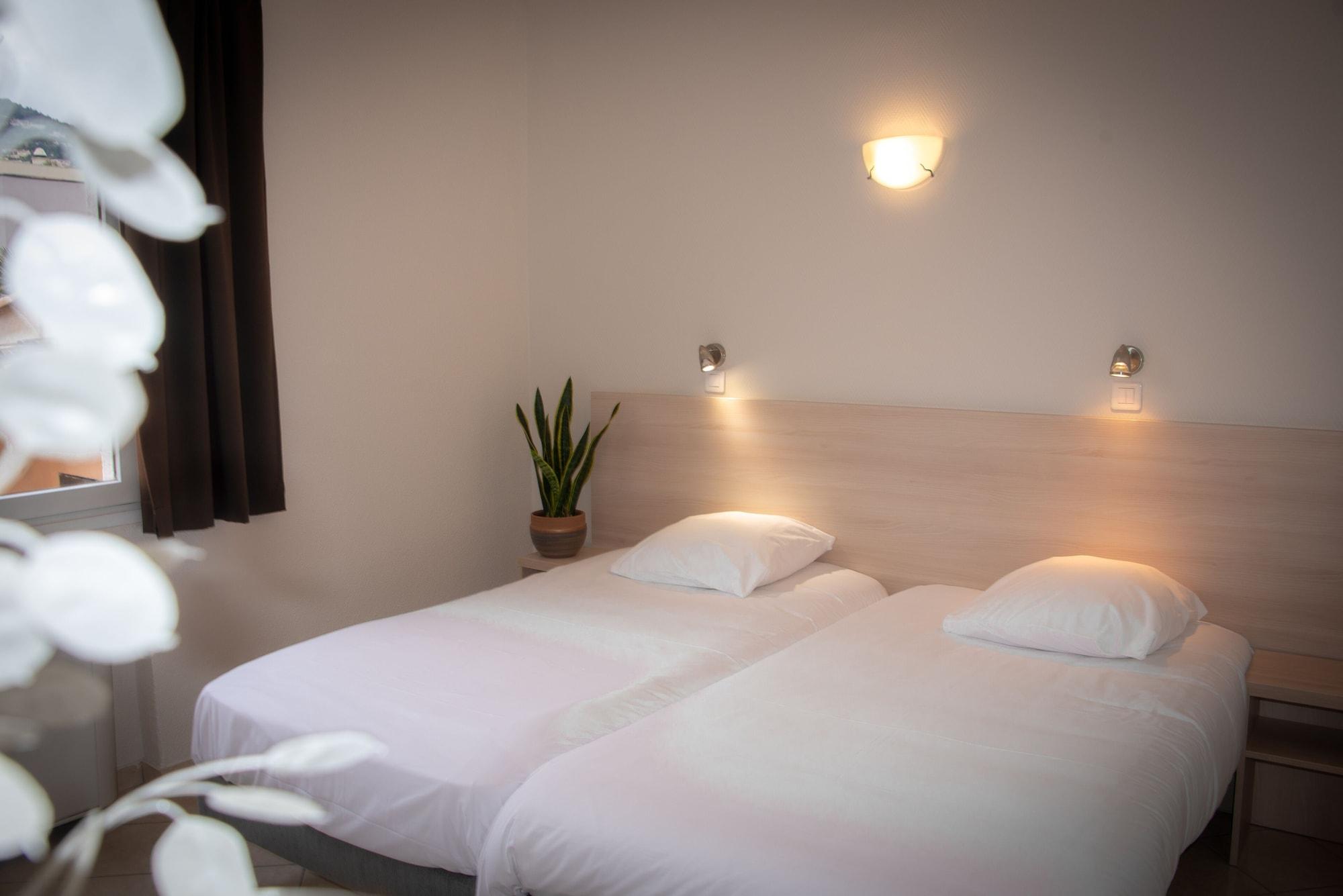 Hotel Et Appartements Reine D'Azur Roquebrune-Cap-Martin Dış mekan fotoğraf