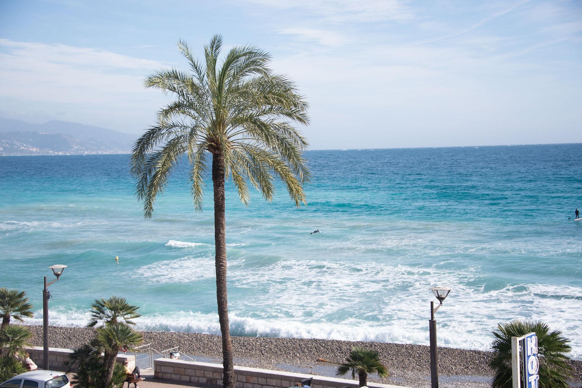 Hotel Et Appartements Reine D'Azur Roquebrune-Cap-Martin Dış mekan fotoğraf